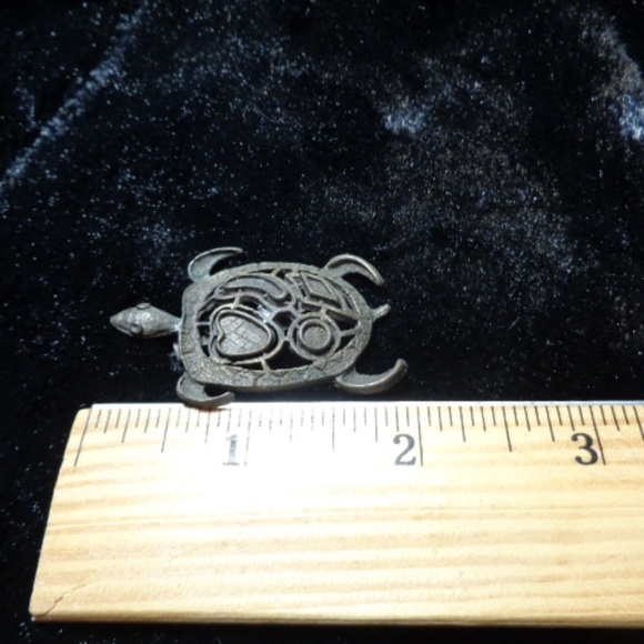 Silvertone brooch Silver Color Turtle Brooch - Picture 6 of 8